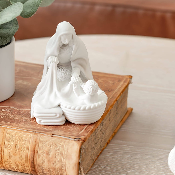 Marian Statue | Laundry with Baby Jesus